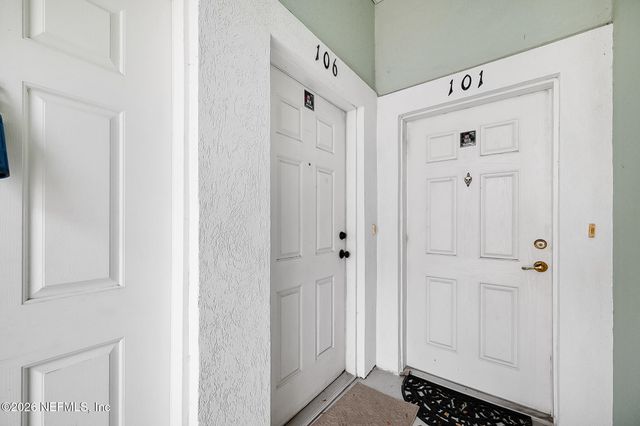 7036 DEER LODGE Circle 106, Jacksonville, FL 32256