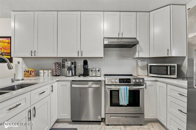 10057 Thimble Berry Drive, Anchorage, AK 99515