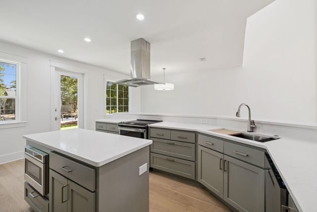 1999 W Hewett Road, Santa Rosa Beach, FL 32459