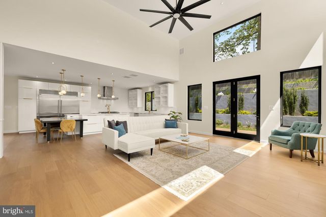 8165 E BEACH DR NW, Washington, DC 20012