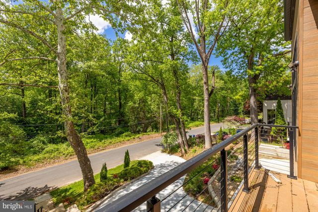 8165 E BEACH DR NW, Washington, DC 20012