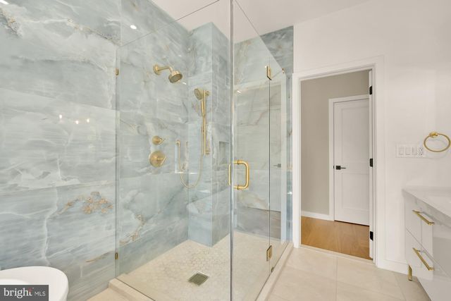 8165 E BEACH DR NW, Washington, DC 20012