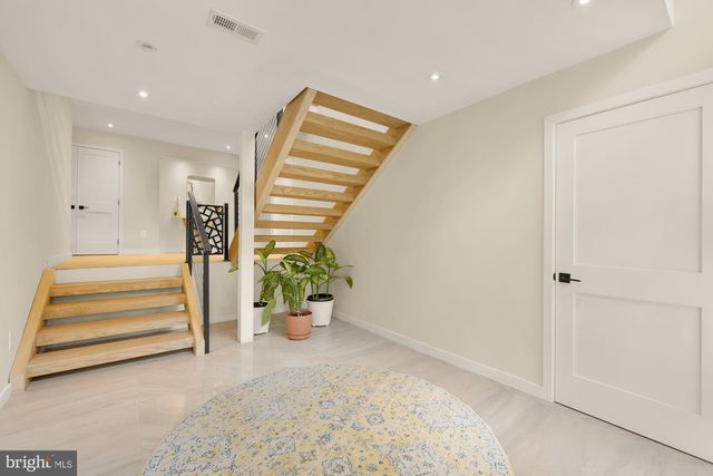 8165 E BEACH DR NW, Washington, DC 20012