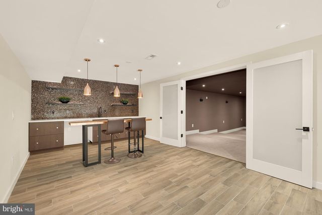 8165 E BEACH DR NW, Washington, DC 20012