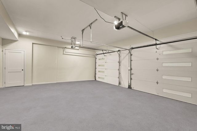 8165 E BEACH DR NW, Washington, DC 20012