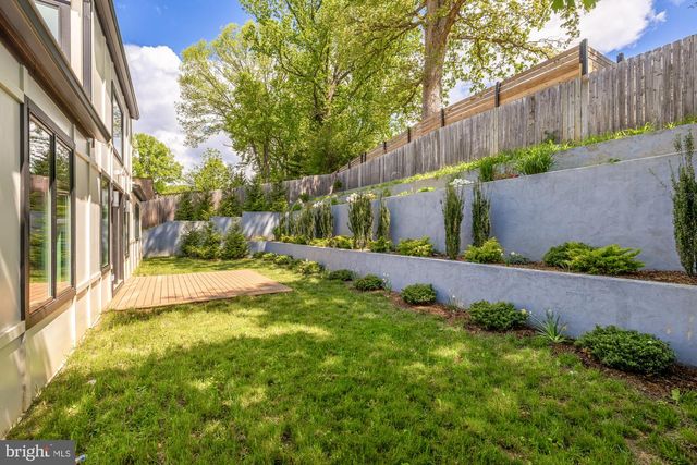 8165 E BEACH DR NW, Washington, DC 20012