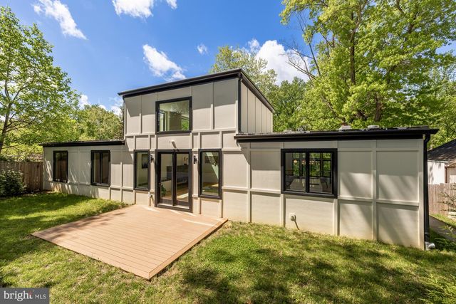 8165 E BEACH DR NW, Washington, DC 20012