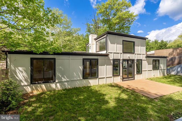 8165 E BEACH DR NW, Washington, DC 20012