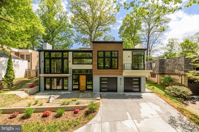 8165 E BEACH DR NW, Washington, DC 20012