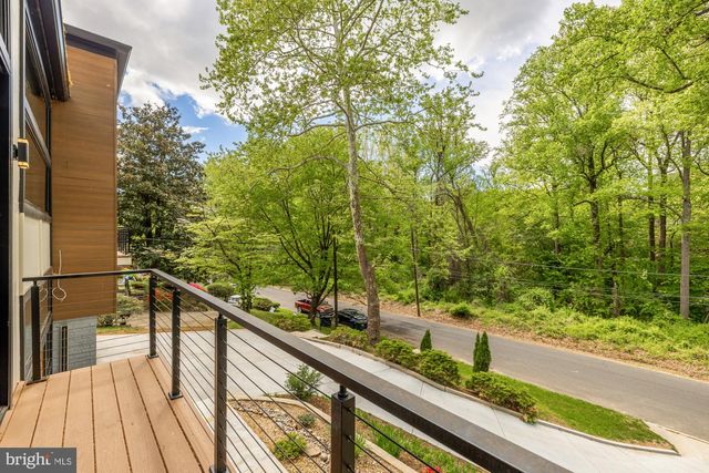 8165 E BEACH DR NW, Washington, DC 20012