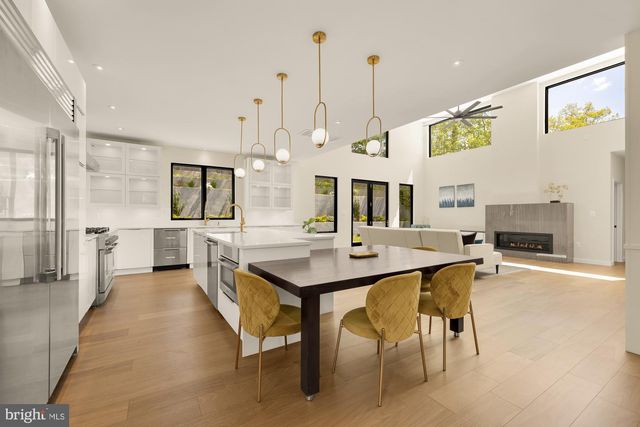 8165 E BEACH DR NW, Washington, DC 20012