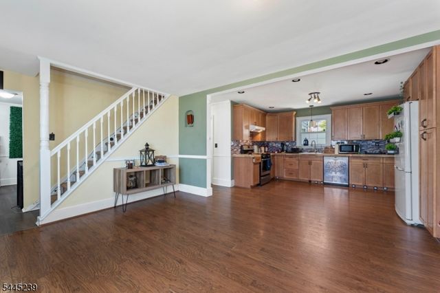 196 Gabriel Ter, Sayreville Boro, NJ 08879