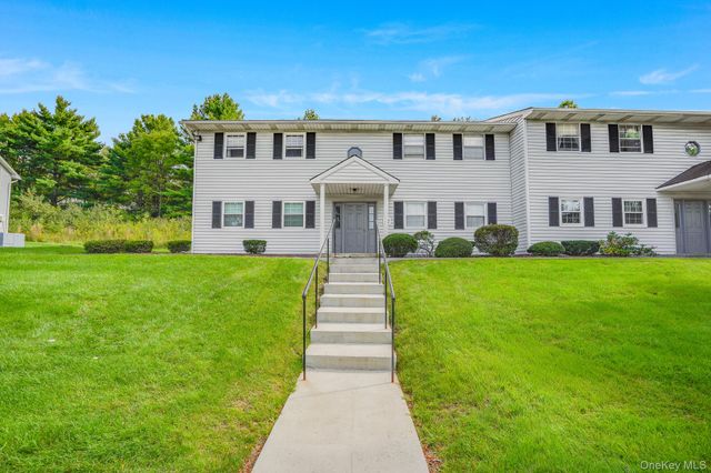 8 Ivy Court D, Fishkill, NY 12524
