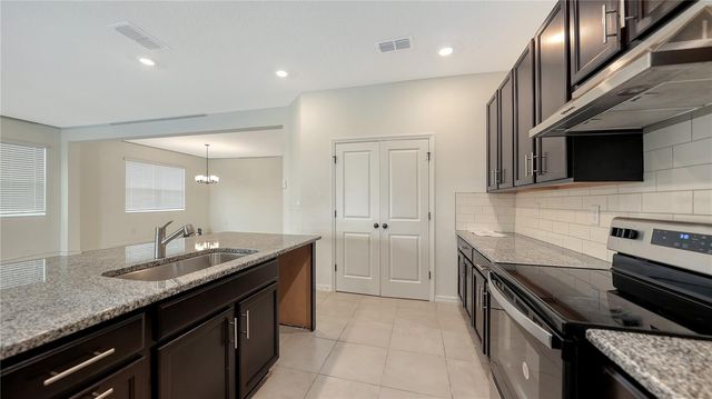 7422 35TH LANE E, Sarasota, FL 34243