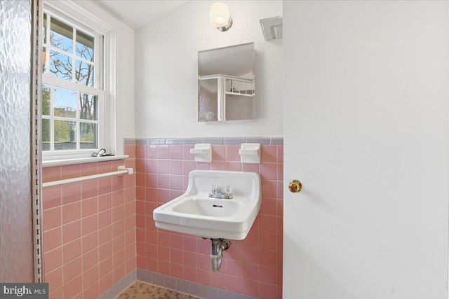 47 FORT WILLIAMS PKWY, Alexandria, VA 22304