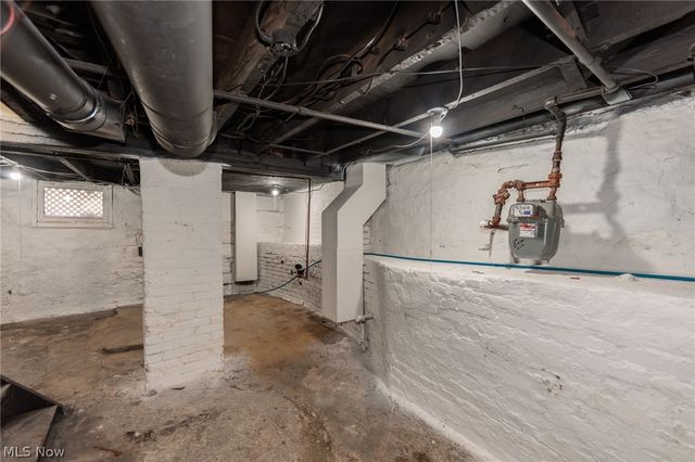 1986 W 93rd Street, Cleveland, OH 44102