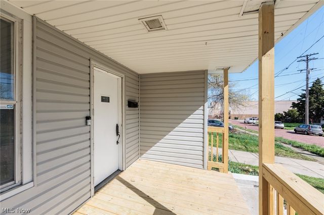 1986 W 93rd Street, Cleveland, OH 44102