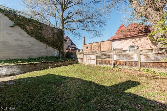 1986 W 93rd Street, Cleveland, OH 44102