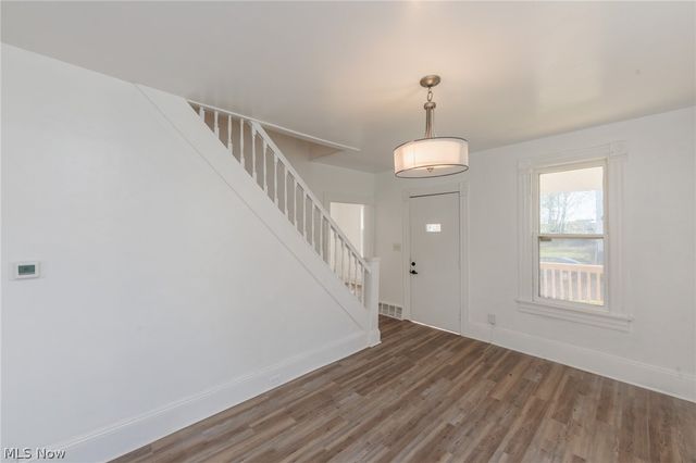 1986 W 93rd Street, Cleveland, OH 44102