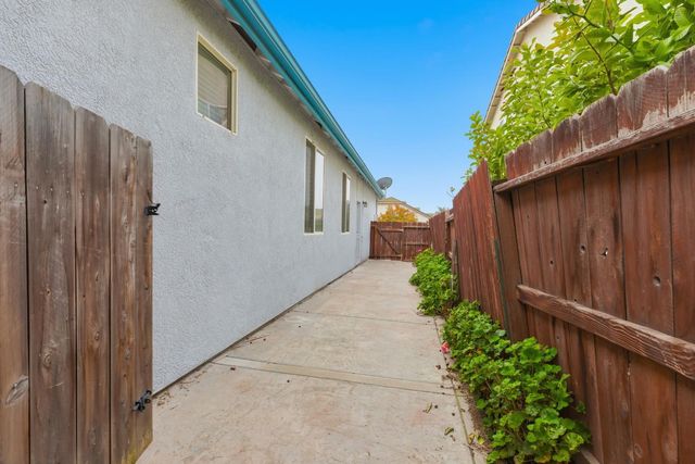 3599 Waynesboro Dr, Ceres, CA 95307