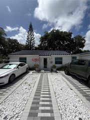1902 N 24th Ave, Hollywood, FL 33020