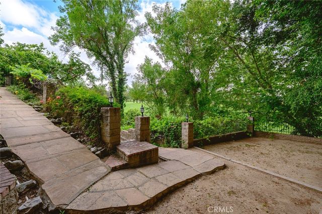 1013 S Magnolia, West Covina, CA 91791