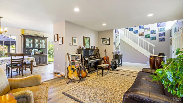 868 Holly Ave, Rohnert Park, CA 94928