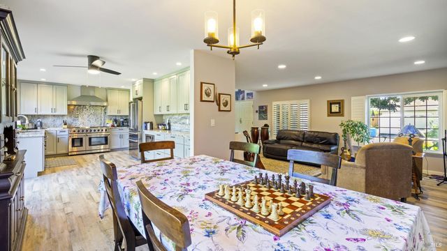 868 Holly Ave, Rohnert Park, CA 94928