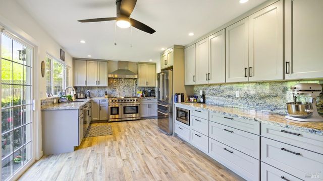 868 Holly Ave, Rohnert Park, CA 94928