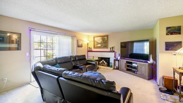 868 Holly Ave, Rohnert Park, CA 94928