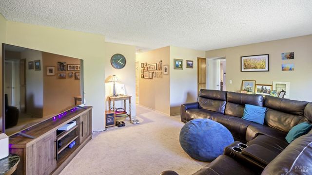 868 Holly Ave, Rohnert Park, CA 94928