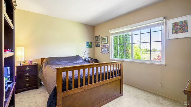 868 Holly Ave, Rohnert Park, CA 94928