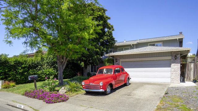 868 Holly Ave, Rohnert Park, CA 94928