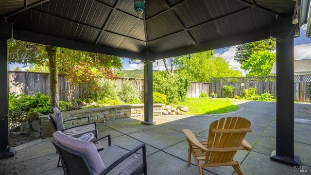 868 Holly Ave, Rohnert Park, CA 94928