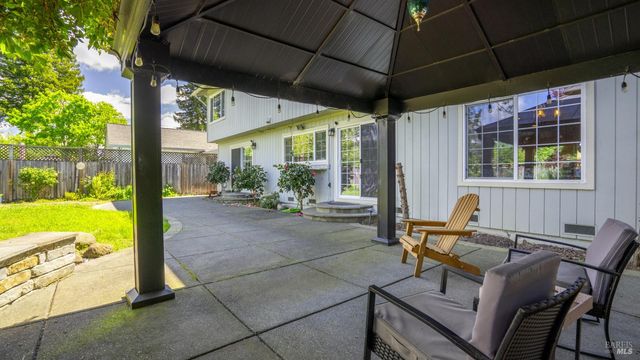 868 Holly Ave, Rohnert Park, CA 94928