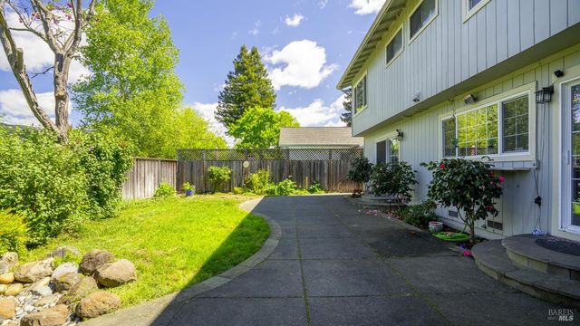 868 Holly Ave, Rohnert Park, CA 94928