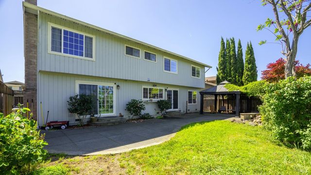 868 Holly Ave, Rohnert Park, CA 94928