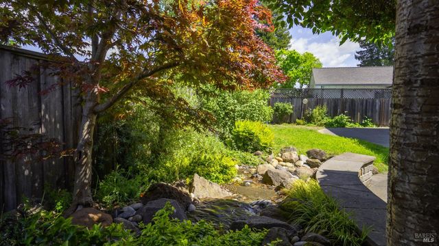 868 Holly Ave, Rohnert Park, CA 94928