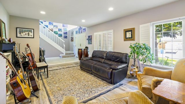 868 Holly Ave, Rohnert Park, CA 94928