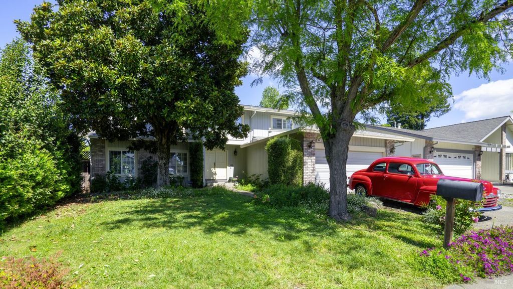868 Holly Ave, Rohnert Park, CA 94928