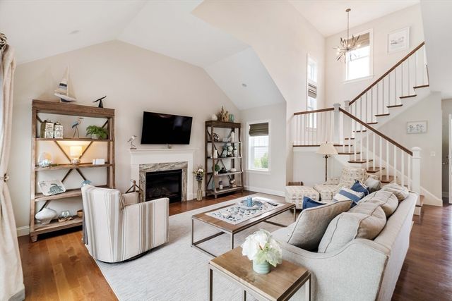 23 Cottage Lane, Mashpee, MA 02649
