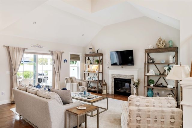 23 Cottage Lane, Mashpee, MA 02649