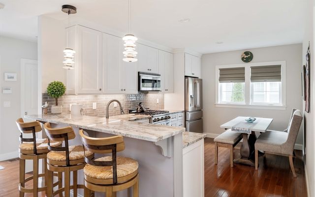 23 Cottage Lane, Mashpee, MA 02649