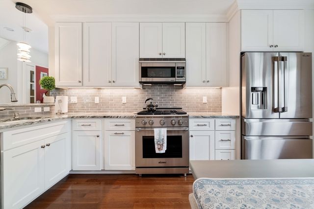 23 Cottage Lane, Mashpee, MA 02649