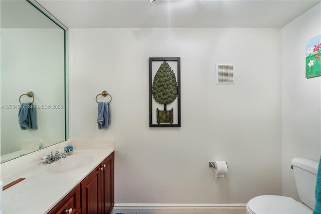 9371 Fontainebleau Boulevard I204, Miami, FL 33172
