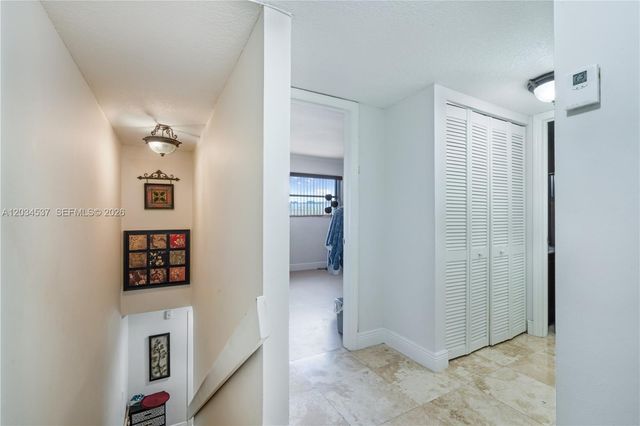 9371 Fontainebleau Boulevard I204, Miami, FL 33172