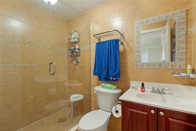9371 Fontainebleau Boulevard I204, Miami, FL 33172