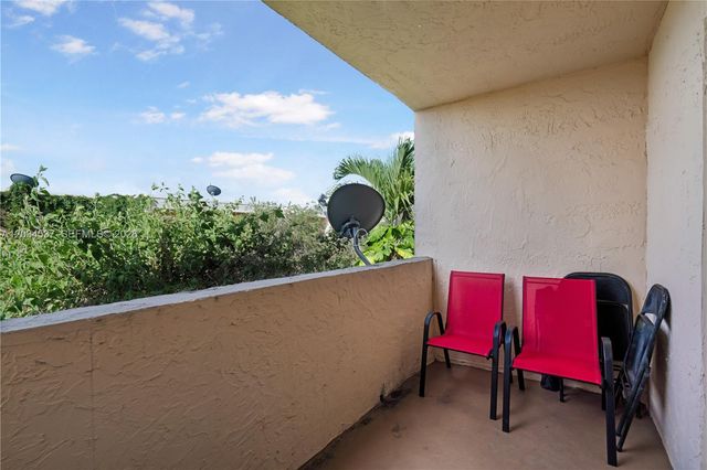 9371 Fontainebleau Boulevard I204, Miami, FL 33172