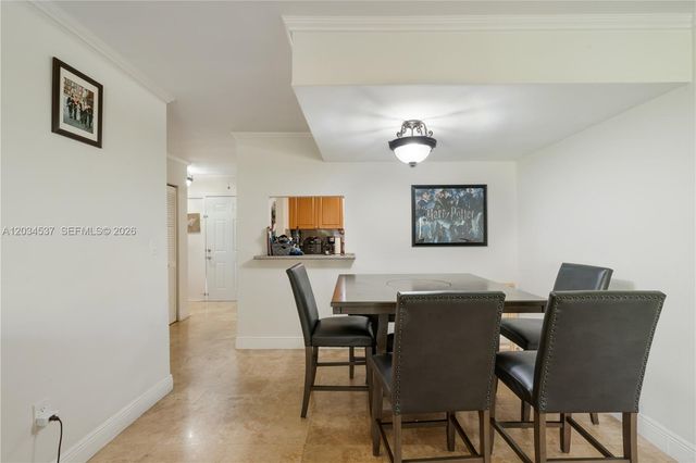 9371 Fontainebleau Boulevard I204, Miami, FL 33172