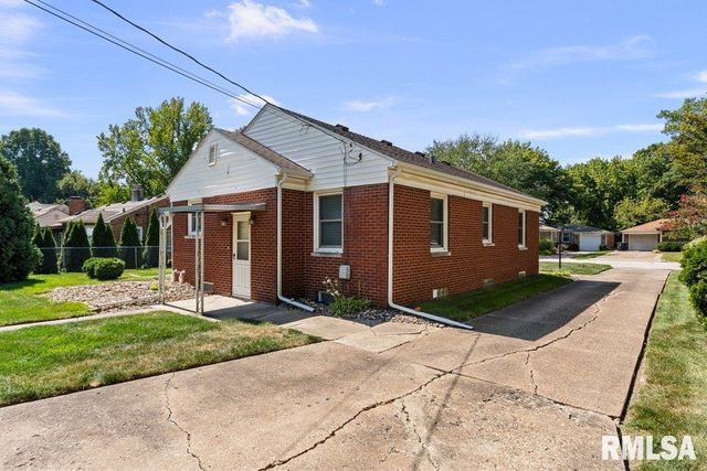 1870 25TH Avenue Court, Moline, IL 61265